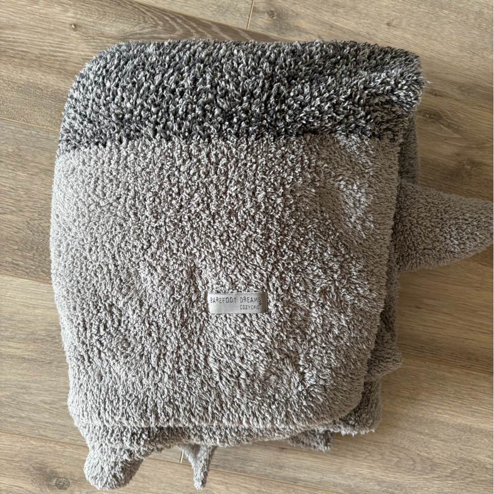 Barefoot Dreams Throw Blanket